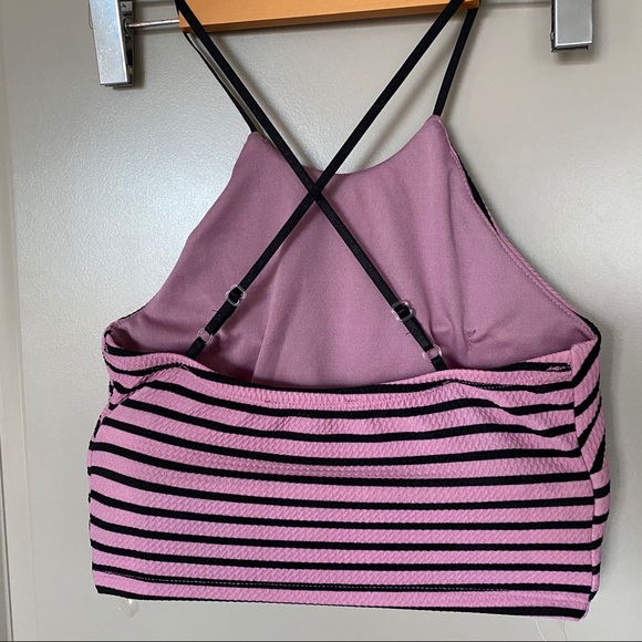 Pink cropped top - Picture 2 of 3